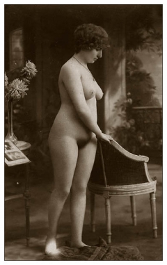 Antique Solo Chicks - N