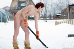 Snowy Women 1 - N