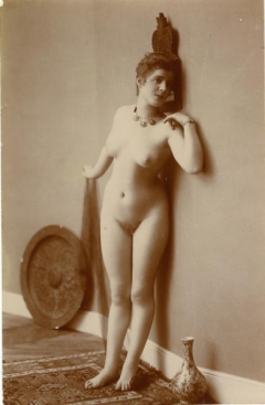 Antique pin babes 5 - N