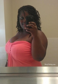 Tracey - 26yr old, 42H - N