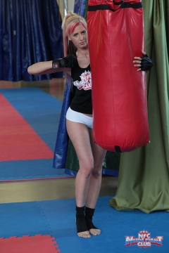 A rookie fighter, Leyla - N