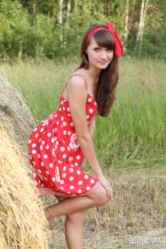 Magnificent teenie - N