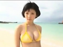 asian-teen-at-the-beach