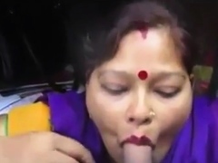 Desi aunty giving blowjob and deepthroat drank cum