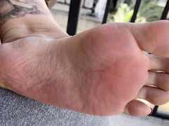 foot-fetish-jerk-off-solo-cyruz