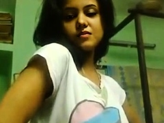 Super cute desi girl nude seducing on cam..