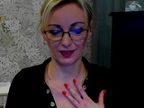 Blonde German amateur MILF LUXvanessa flashing cleavage