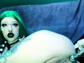 Amateur Webcam Cute Teen Plays Solo with Big Dildo