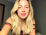 Amateur Webcam Cute Teen Plays Solo with Big Dildo
