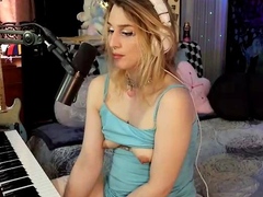 Amateur Webcam Chick Masturbates On Webcam More At