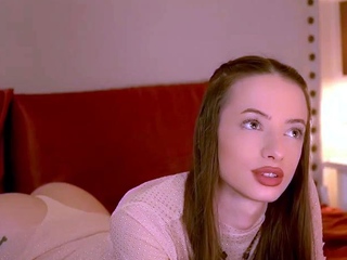 Amateur Webcam Teen Flashes Masturbates