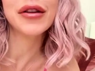 hotie petite Mama Fiona real name