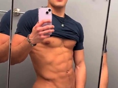 josh-loz-jmloz-jerks-off-in-another-bathroom